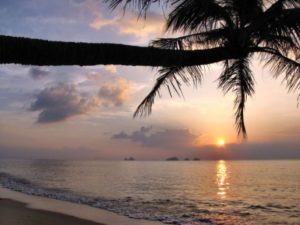 Sonnenuntergang am Strand von Koh Samui
